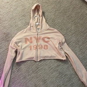 Light pink cropped zip up hoodie from forever 21 size medium NYC 1998